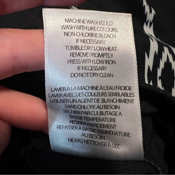 3 for $30! Seg’ments luxe black & white skort - Picture 8 of 8